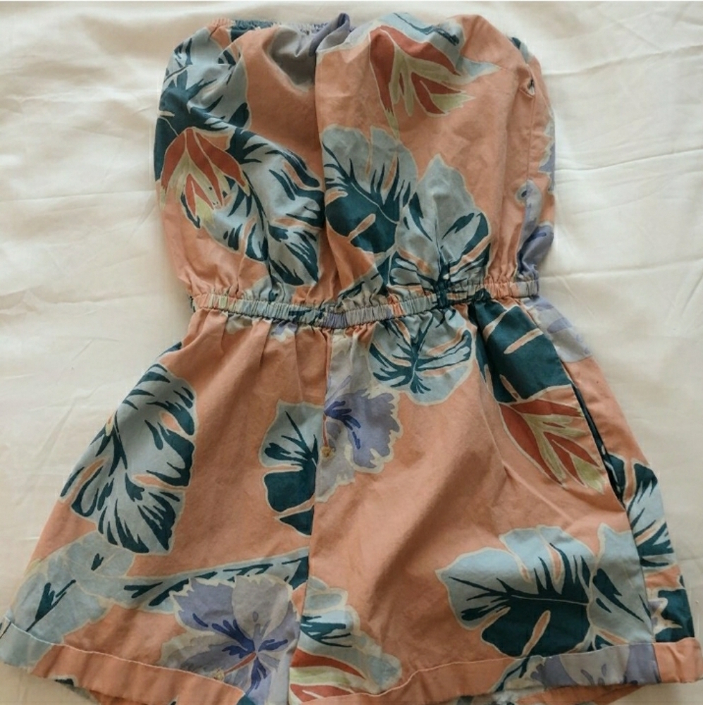 New Urban Outfitters Tropical Romper Size XS